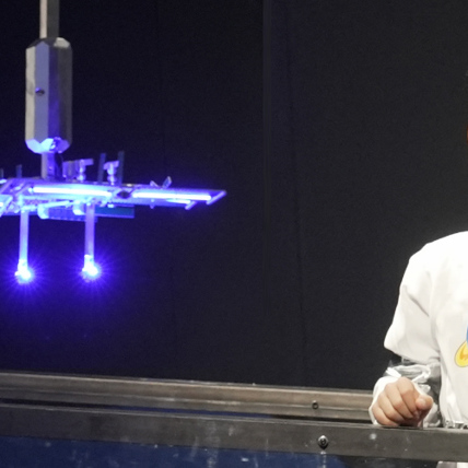 מעבר לרקיע - מסע לחלל