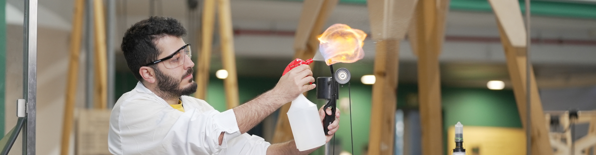 פורים במוזיאון - קסם או מדע?